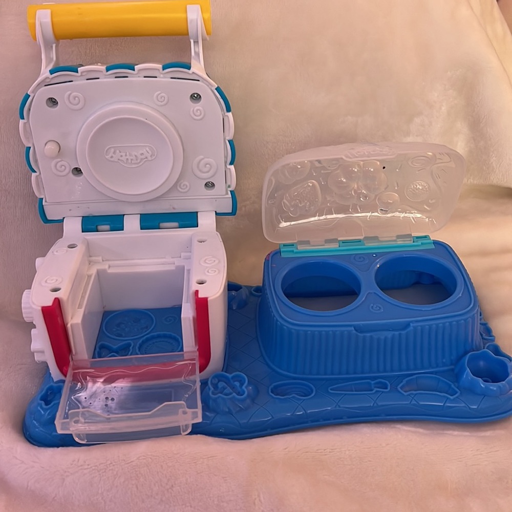 💕 Preloved Play Doh Bakery Oven Snack Play Set 💕 - Picture 3 of 5
